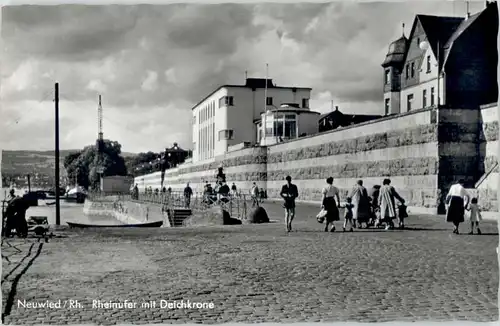 Neuwied Rheinufer Deichkrone *