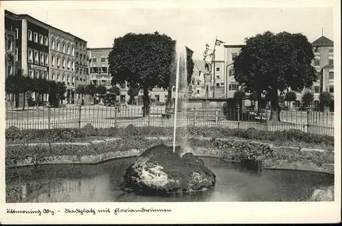 Tittmoning Salzach Stadtplatz Springbrunnen / Tittmoning /Traunstein LKR