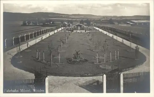 Weiden Oberpfalz Fahrbahn Moestel *