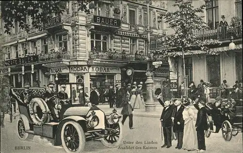 Berlin Unter den Linden Aussfahrt des Kaisers 