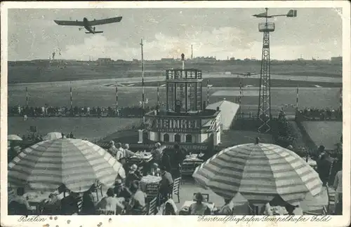 Berlin  Zentralflughafen Flugzeug Tempelhofer Feld