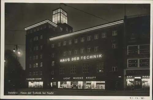 Bielefeld Haus der Technik bei Nacht