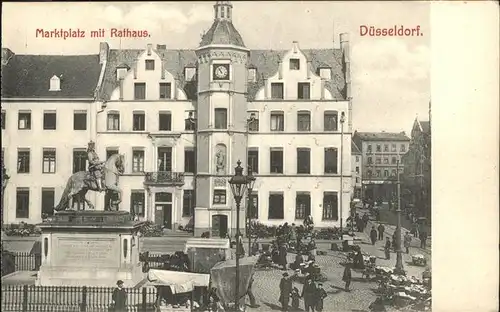 Duesseldorf Marktplatz Rathaus 