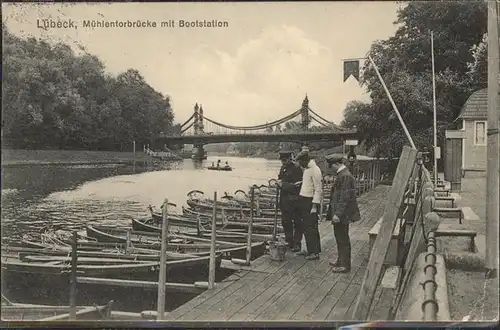 Luebeck Muehlentorbruecke
Bootstation