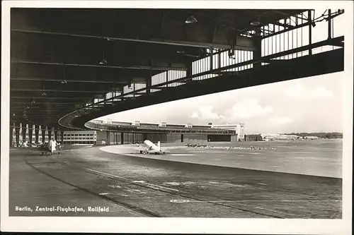 Berlin Zentral-Flughafen Rollfeld Kat. Berlin