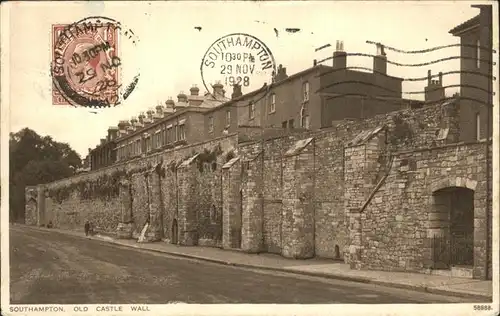 Southampton Old Castle Wall / Southampton /Southampton