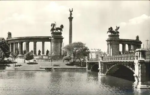 Budapest Bruecke / Budapest /