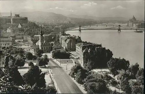 Budapest Bruecke / Budapest /