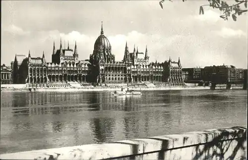 Budapest Schiff / Budapest /