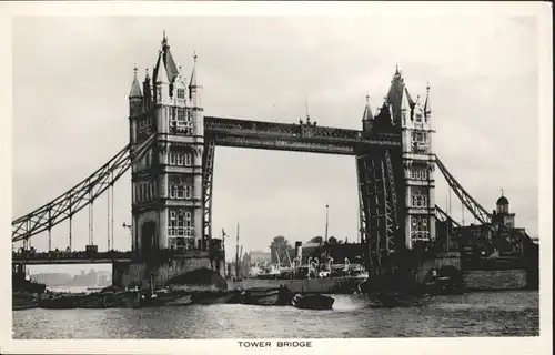 London Tower Bridge Schiff / City of London /Inner London - West