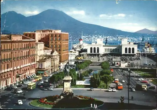 Napoli Neapel Piazza Municipia Rathausplatz See-Bahnhof / Napoli /