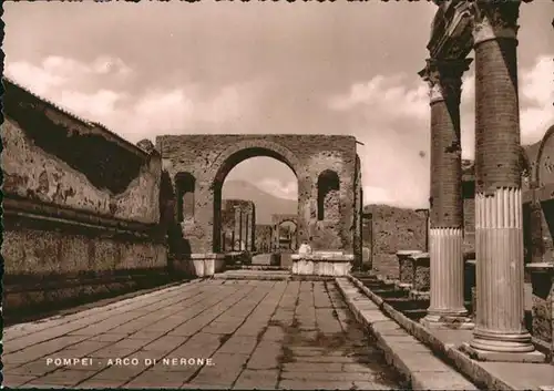 Pompei Arco di Nerone /  /