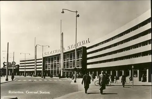 Rotterdam Cemtraal Station  / Rotterdam /