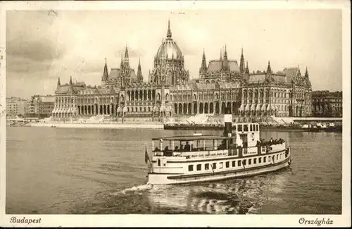 Budapest Schiff / Budapest /