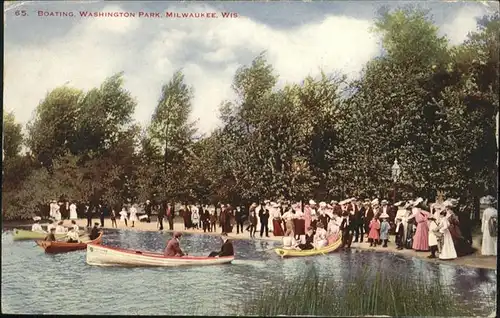 Milwaukee Wisconsin Boating Washington Park  / Milwaukee /