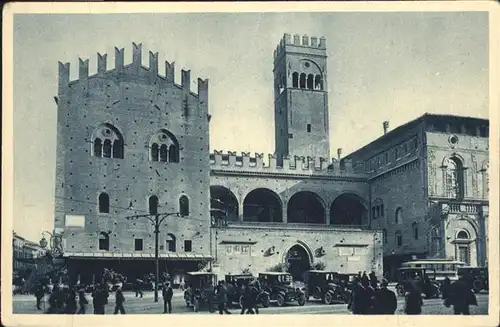 Bologna Palazzo Re Enzo / Bologna /