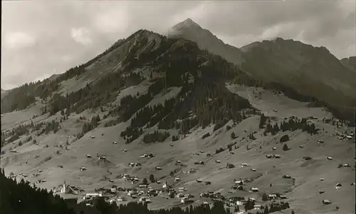 Kleinwalsertal Hirschegg Heuberg Walmendingerhorn / Oesterreich /