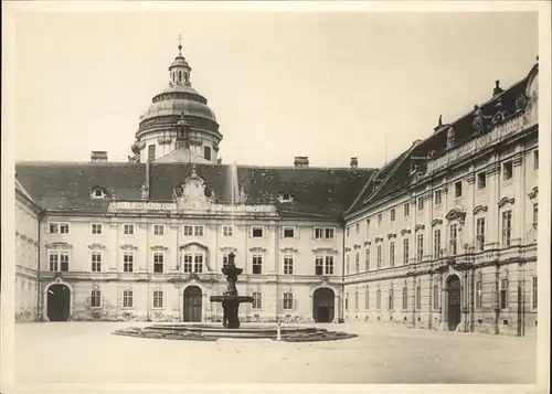 Melk Donau Kloster Springbrunnen / Melk Wachau /Mostviertel-Eisenwurzen