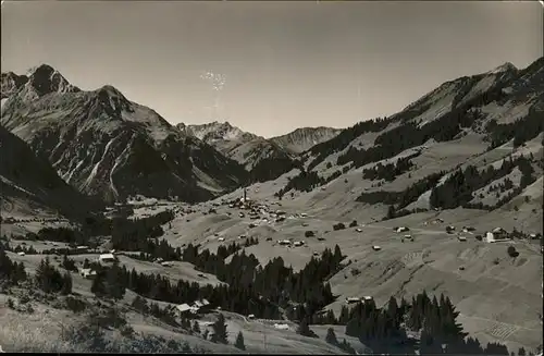 Kleinwalsertal Mittelberg-Hoefle Widderstein / Oesterreich /