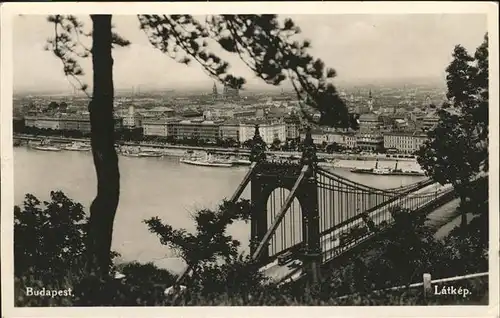 Budapest Schiff Bruecke / Budapest /