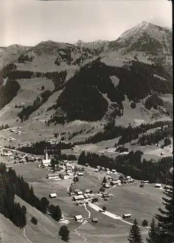 Kleinwalsertal Mittelberg Hoefle Kuhgehrenspitze / Oesterreich /