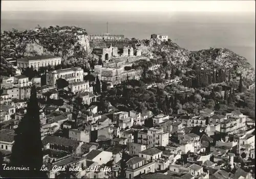 Taormina Sizilien Taormina Citta vista dall Alts * /  /Messina