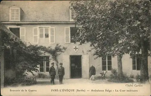Yvre-l Eveque Ambulance Belge Cour Interieure / Yvre-l Eveque /Arrond. du Mans