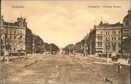 Budapest Andrassy Strasse  / Budapest /