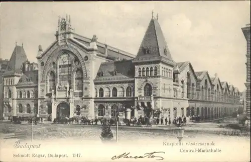 Budapest Central Markthalle Kutsche  / Budapest /