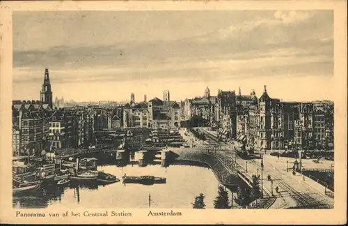 Amsterdam Niederlande Centraal Station Bruecke  / Amsterdam /