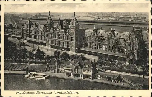 Amsterdam Niederlande Centralstation Schiff / Amsterdam /