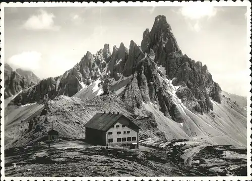 Dobbiaco Dolomiten Alpenhuette / Italien /Italien