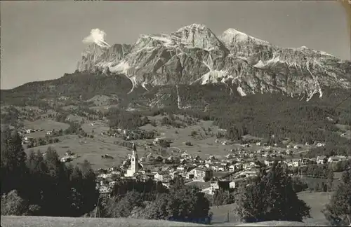 Cortina d Ampezzo m. 1224 Le Tofane m. 3241 / Cortina d Ampezzo /