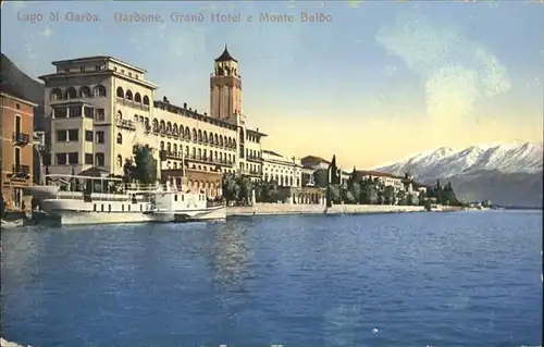 Gardone Lago di Garda Grand Hotel e Monte Baldo / Italien /Italien