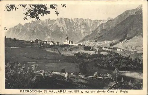 Vallarsa Parrocchia, con sfondo Cima di Posta / Italien /