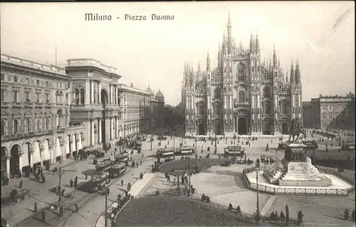 Milano Piazza Duomo Strassenbahn  / Italien /