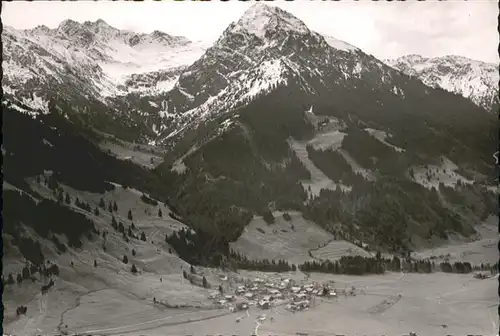 Reichenbach Schattenhalb Fliegeraufnahme  / Schattenhalb /Bz. Oberhasli