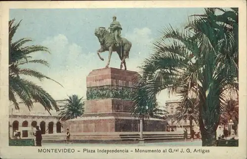 Montevideo Uruguay Plaza Independencia Monumento  / Montevideo /