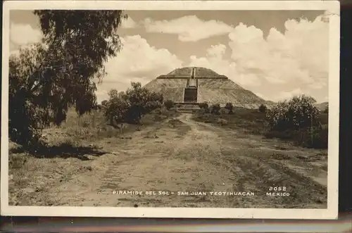 Teotihuacan Piramide Del Sol San Juan / San Juan Teotihuacan Mexiko /