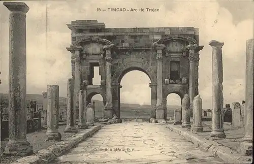 Timgad Arc de Trajan / Algerien /