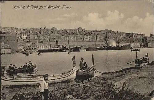Malta Valletta from Senglea Schiff / Malta /