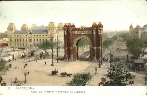 Barcelona Cataluna Arco de Triunfo y Palacio de Justicia / Barcelona /