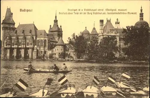 Budapest Stadtwaeldchen Teich Burg landwirtsch. Museum / Budapest /