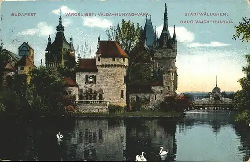 Budapest Stadtwaeldchen Burg Vajda-Hunyad / Budapest /