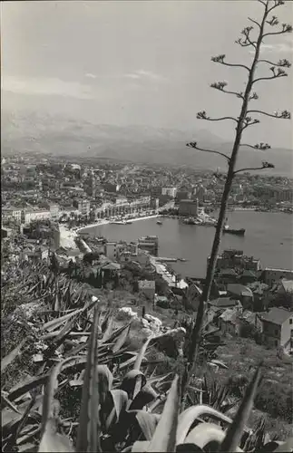 Gradac Hafenpanorama / Kroatien /