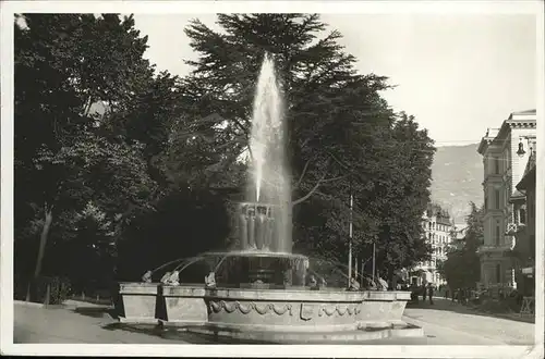 Bolzano Fontana Piazza Stazione Brunnen / Bolzano /