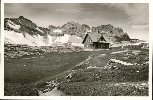 Goeppingerhuette  / Lech Vorarlberg /