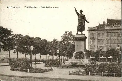 Budapest Petoefli Monument / Budapest /