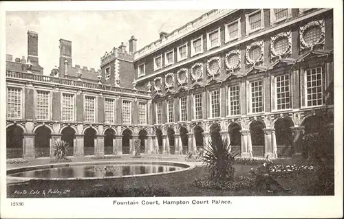 Hampton Court Fountain Court Palace / Herefordshire, County of /Herefordshire, County of