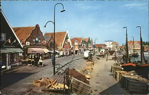 Volendam  *